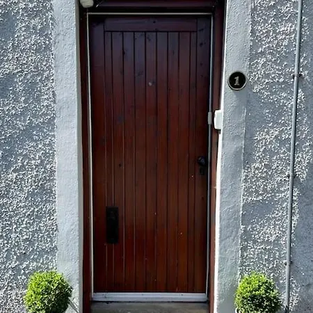 Historic Unique Castle Apartment In Central Perth Exterior photo