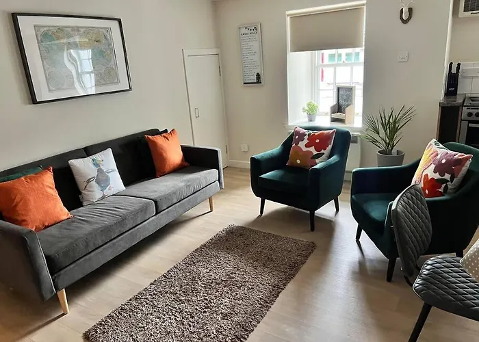 Historic Unique Castle Apartment In Central Perth
