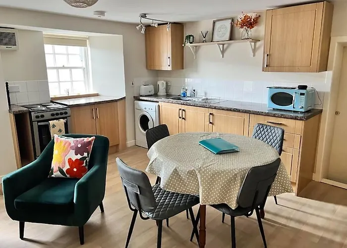 Historic Unique Castle Apartment In Central Perth
